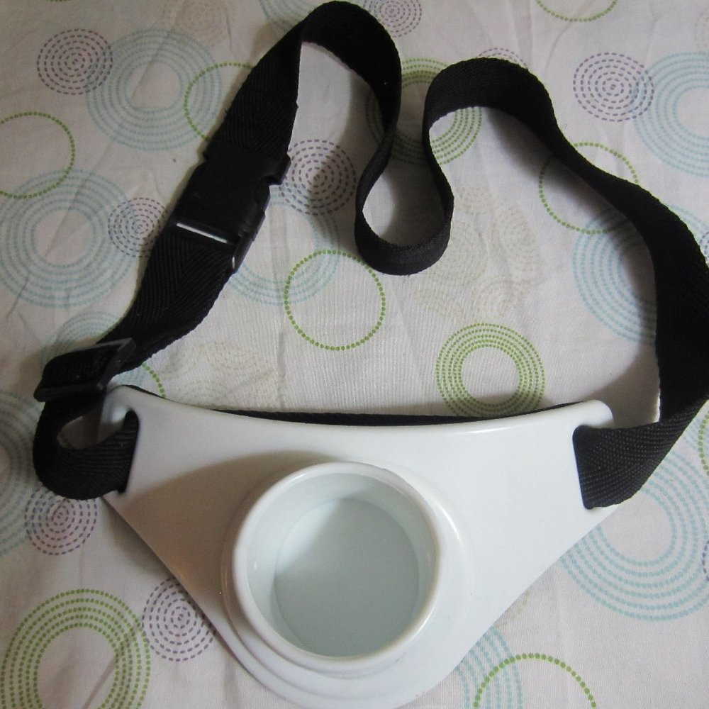 HEAVY WHITE PLASTIC FISHING POLE HOLDER WITH BELT HOLDER